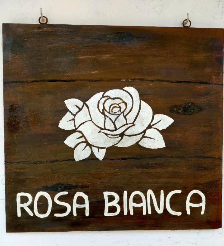 Hotel Rosa Bianca Quart Exterior foto